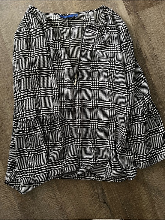 Apt. 9 Tops - Apt. 9 Black and White Plaid V-Neck Women's Top